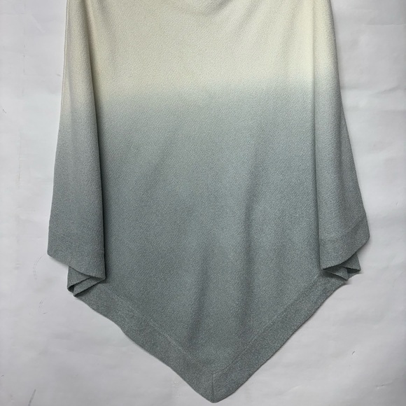 Barefoot Dreams Cozychic Ultra Lite Ocean Breeze Poncho Ombre Waterfall One Size - Picture 7 of 16